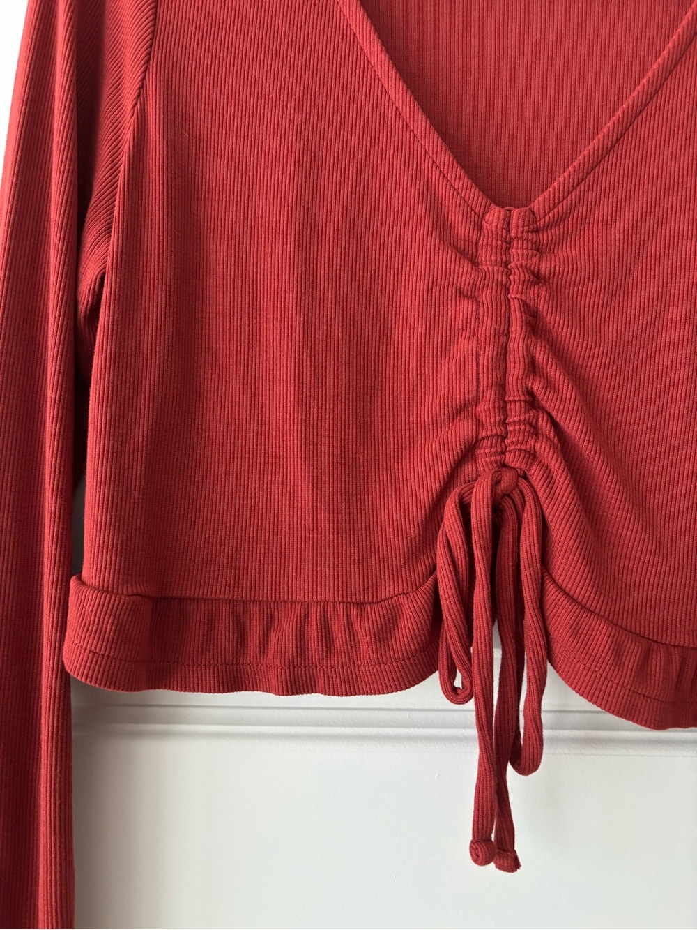 Isabel by Ingrid & Isabel Rust Ribbed Ruffle Crop Top Size M - Picture 3 of 5